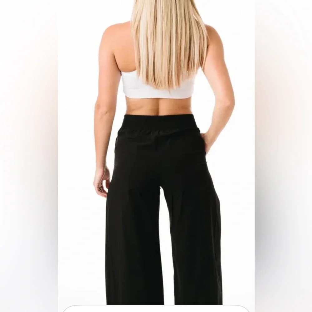 ZYIA work flow pants. Gaucho style. Nylon & spandex. Elastic waist. NWT. Size M - Picture 2 of 8